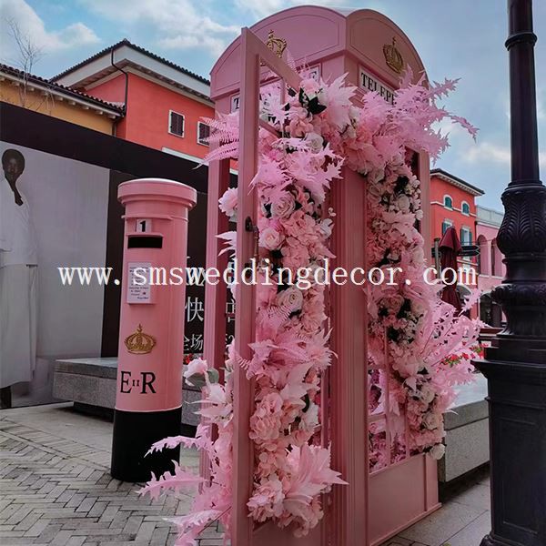 english telephone box