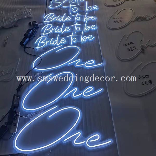 neon mr and mrs sign