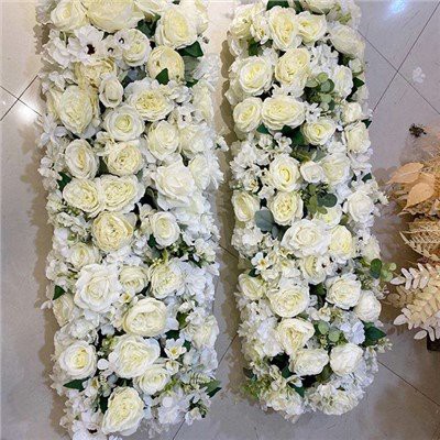 چیدمان دونده میز گلدار