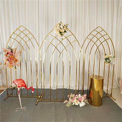 پس زمینه طاق فلزی طلایی