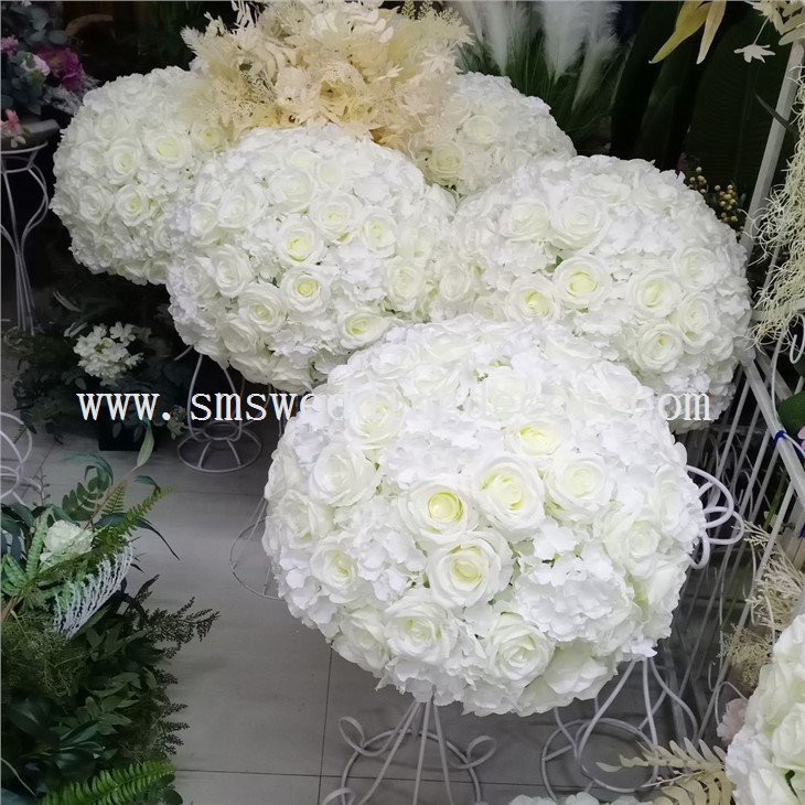 ivory floral centerpieces(001)