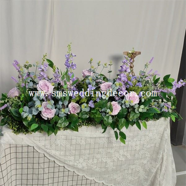 flower runner table