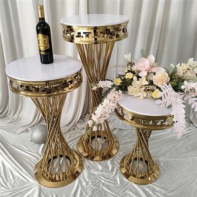 میز کیک گلدار