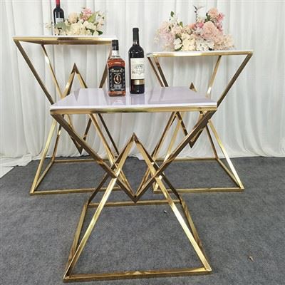 پایه های سفید و طلایی