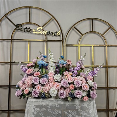 گل آرایی زمین عروسی