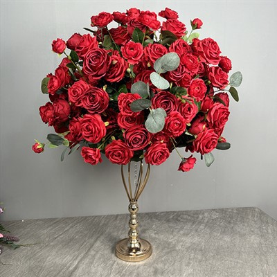 توپ گل قرمز برای عروسی