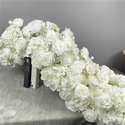 دونده میز با گل رز سفید و هیدرانی